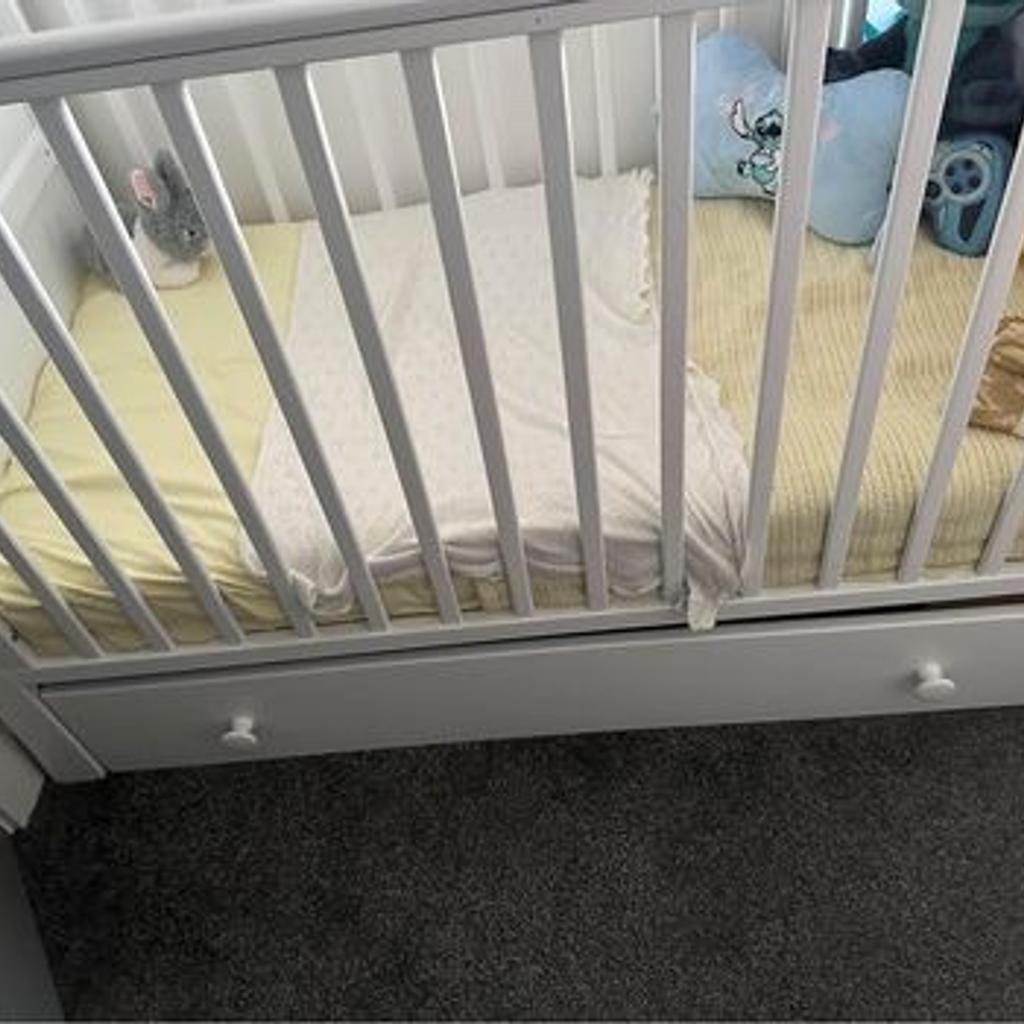 Baby cot, with under drawer and maxi air cool matress.
Used a couple of times, brilliant condition.
It has now been dismantled, all pieces and screws here.

Slight chip to one leg as shown in pics.
Bought as part of a set & paid extra for the better matress.
Open to offers.

Dual setting, mid setting where the base and marress sit halfway down the centre for small babies, lower setting where base and matress sit by the bottom for older babies/toddlers.

Collection only, Marshfield Ave.