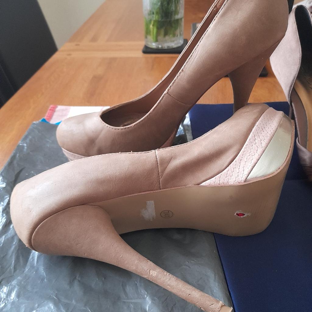 Brown suede effect 5inch shoe with wedge front with 2 strips of dusty pink and gold round front of shoe size 7 £2 Brown patient leather with diamonties on front of Cross over straps size 7 £2 buy both for £3 gcd