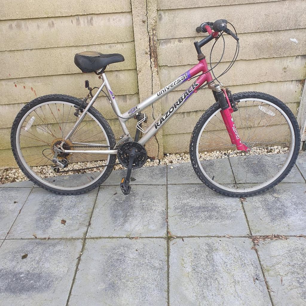 Ladies bike, works well with padded seat, just needs some tlc