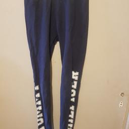 girls tommy hillfiger leggings
approx age 7-8 /9 128 cm 
navy blue