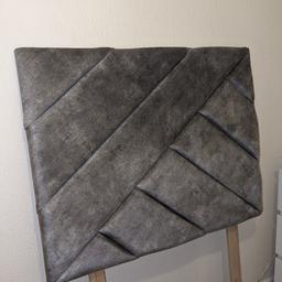 Single Velour Headboard...This is grey in colour and in immaculate condition..
Collection Only Lowton WA3..
£30..