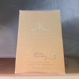 Kim Kardashian - Pure Honey 
- Eau de Parfum Spray 100ml

Zustand : NEU !!
Preis : 25 Euro

Abholung oder Versand möglich (+ zzgl Versandkosten)