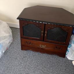 Absolutely stunning vintage tv cabinet ,doors open for storage and also drawer underneath !
Ive only used it a few times  to put my lamp on, can use as tv stand ,console,lamp or even storage (just need to wipe inside the front bit as little bit of dust)

Collection from newton heath or harpurhey or can drop off at yours for extra price depending on where you live