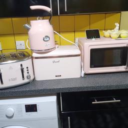 Pink toaster, kettle and microwave bread bin included. Around 7/8 months old in good condition. No damage and in working order. Only getting rid as I’ve changed my kitchen colour scheme to yellow and pink no long fits.

£100 for the lot