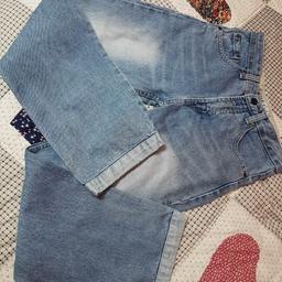 Pantaloni / jeans tg. 38 it. (XS), firmate X-lSLE, 100% cotone. Usate poco, in ottimi condizioni. Guarda altri miei annunci e risparmia sulle spese di spedizione.
#Jeans #ragazza #cotone #pantalone #denim #blu #azzurro #cotone #donna #dritti
