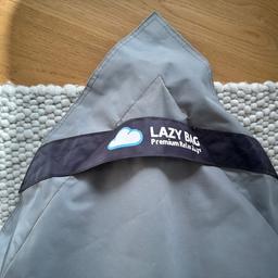 Sitzsack - LAZY BAG ,  sehr wenig benützt .
Auch für draußen geeignet - wasserabweisend Outdoor Material - Textil.
140x180 h 30