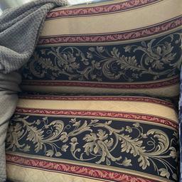 Bed settee 4 seater good condition only a bit outdated can be seen in picture. Want it gone asap as got no space
Collection from b36