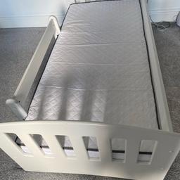 Single bed with drawer and removable side.
Mattress is in very good condition always used a mattress protector.