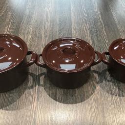 3 x brown enamel pans

Large - Diameter: 19 cm - Height: 11 cm

Medium - Diameter: 17 cm - Height : 10cm

Small - Diameter: 15 cm - Height: 9 cm

Good condition.

From pet / smoke free home.

Collection Only - HD3

#freshstart