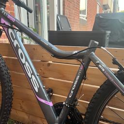 Cross FXT300 Women’s mountain bike for sale
26 inch wheel size
Overall very good condition but missing saddle and seat post.

More specifications see Argos website