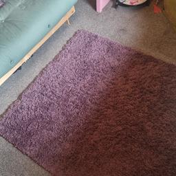 Good quality area rug from Dunelm. Size 120 x 170cm
Smoke and pet free home.