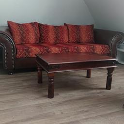 Verkaufe Big Sofa ca. 2,50m breit und 1,00 m tief.
Guter gepflegter Zustand
Kissen & Tisch inklusive.

Verkauf wegen Neuanschaffung.
Nur Selbstabholer