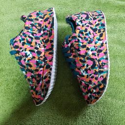 ZARA WOMAN TRAINERS SIZE 5 MULTICOLORED WORN A COUPLE OF TIMES 