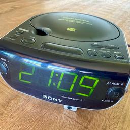 CD-Player 💿
Radio 📻
2 Alarme ⏰
Snooze-Funktion 💤
3 Helligkeitsstufen für Display 💡
Audio-In-Anschluss

Verkauf per Abholung. (Kein Versand)