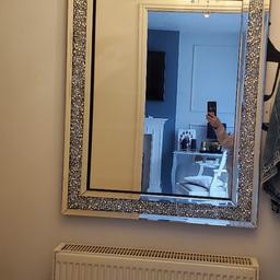 massive,silver and glamour style a mirror 80 x 100 cm with crushed diamonds inside.
very presentived, perfect for a floor.
used few months due changing decorations.
No marks, no demaged.
Collection in Preston Ingol or available drop off for small amount for fuel.