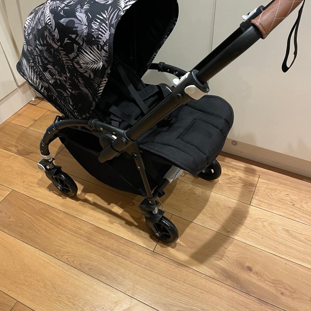 Immaculate bugaboo bee 5 with bugaboo accessories. Absolute bargain. Cash on collection from Crouch End. N8 8TE