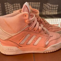 Sneakers scarpe alte Adidas color pesca rosa, consegna a mano zona bicocca /sarca