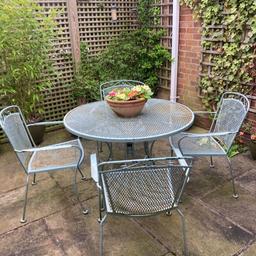 Metal table and 4 chairs for garden