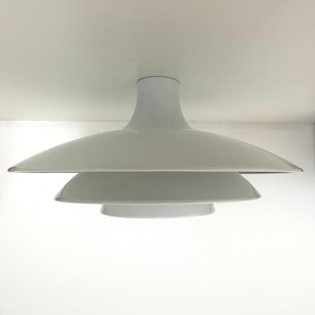 Scandinavian style white metal lamp shade
John Lewis
Excellent condition
Selling due to move
