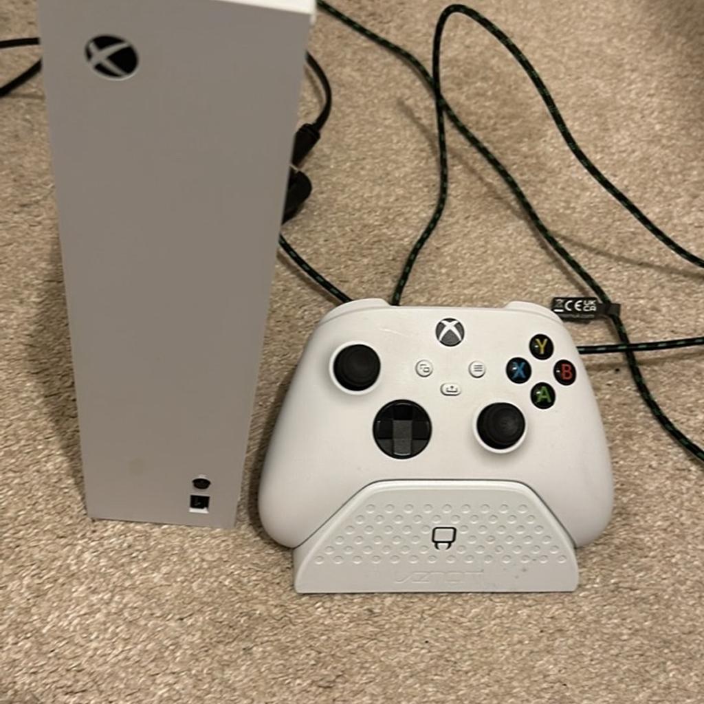 Xbox Series S In perfect condition. Selling due to it not being used. It comes with a controller which is chargeable with a wire (no batteries required) and has a charging stand.

(Collection Only)