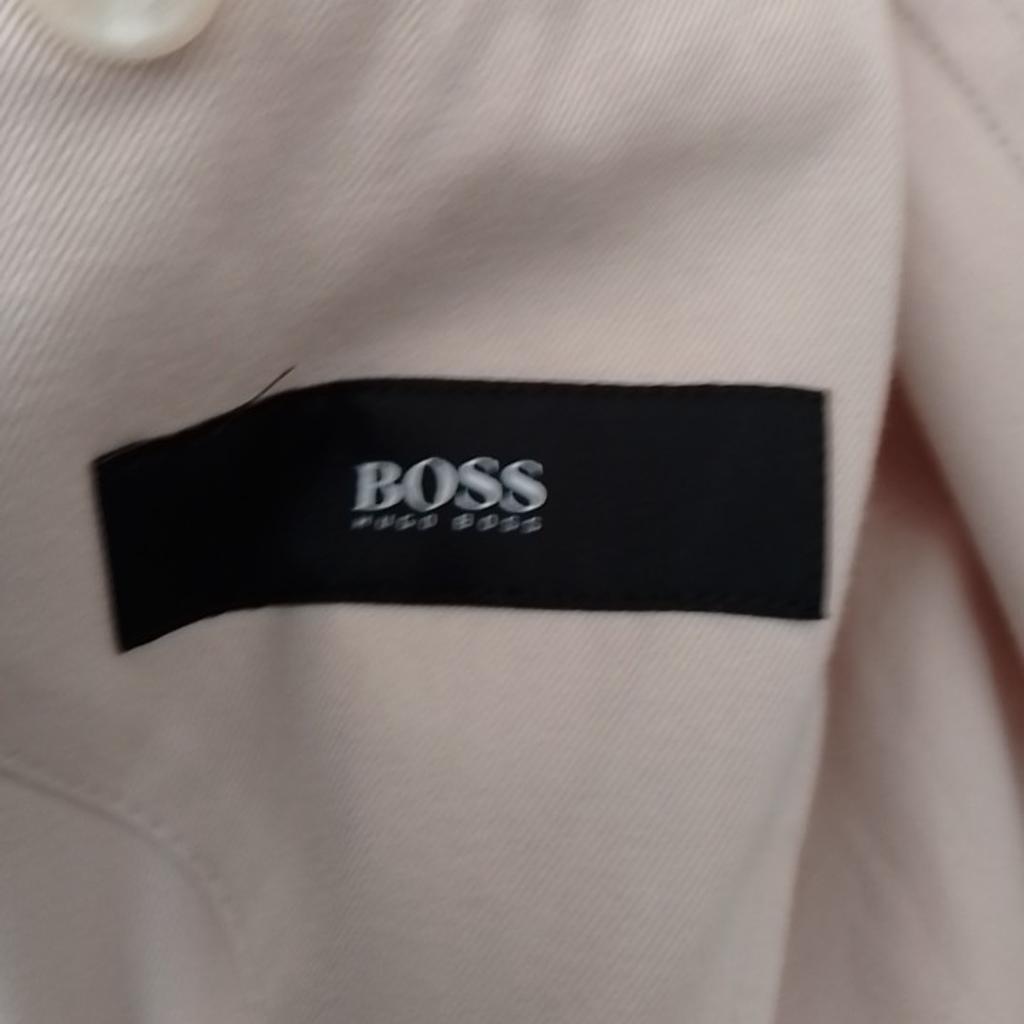 sehr schöne Hugo Boss Anzug Original nur einmal getragen sehr gepflegt sauber wie neu in Größe 50 preis ist verhandelbar