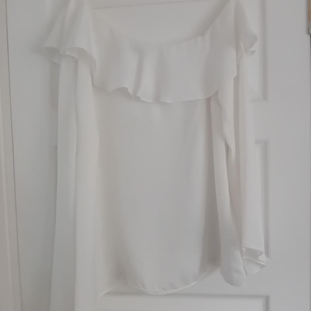 Gorgeous Silk Blouse Frilled neckline and Flared Sleeves beautiful on worn once collection Halewood L26