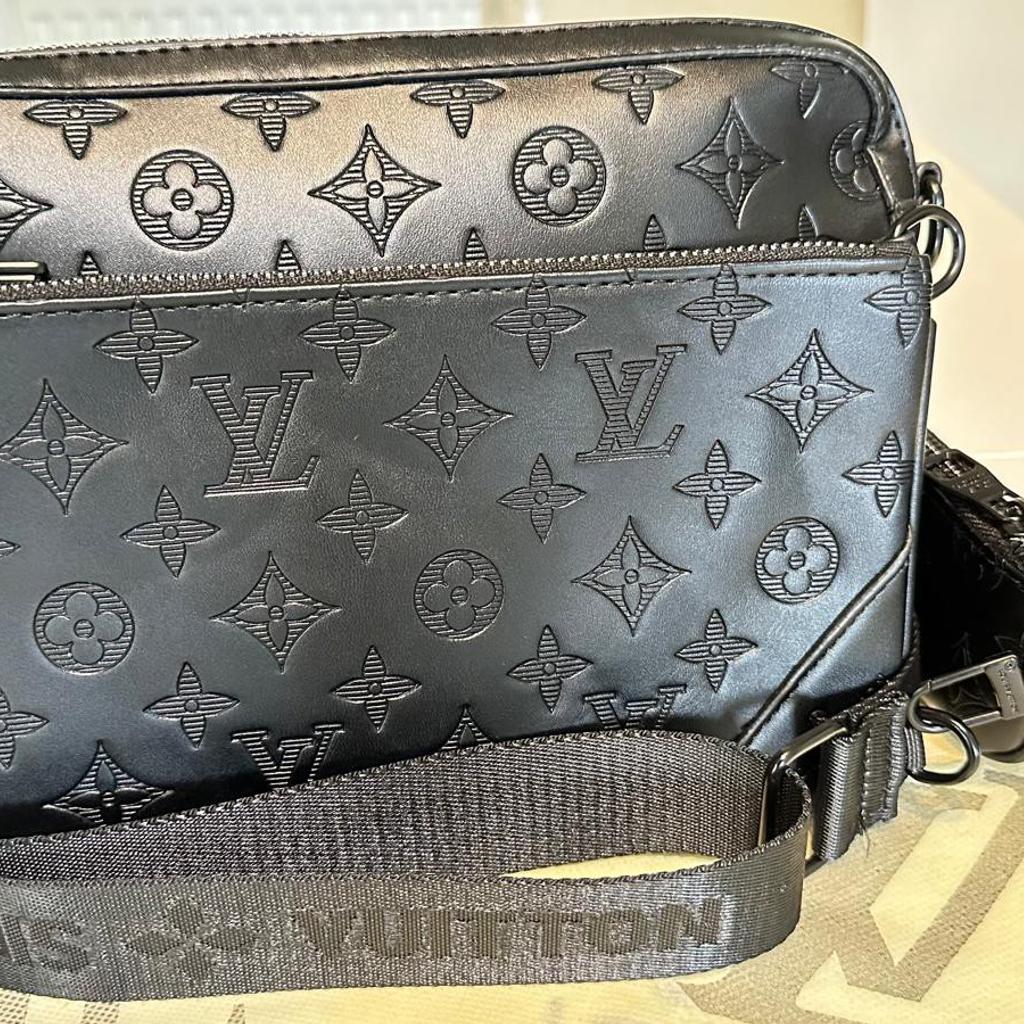 Brand new bag
Authentic and comes with original gift bag✅️
Shipped same day 🚚
Offers are welcome📩