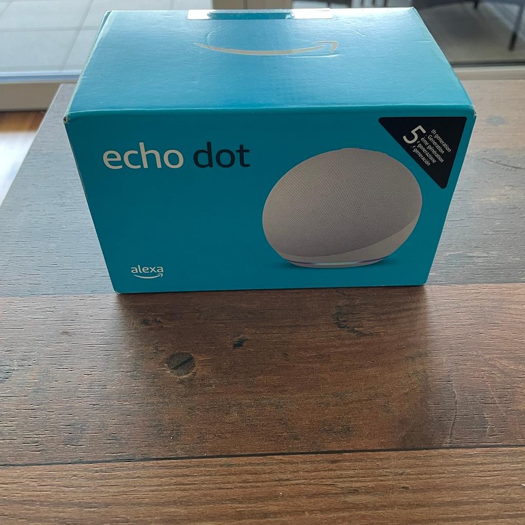 Verkaufe meine Original verpackte Amazon Alexa Echo Dot Lautsprecher der 5. Generation (2022) in weiß.