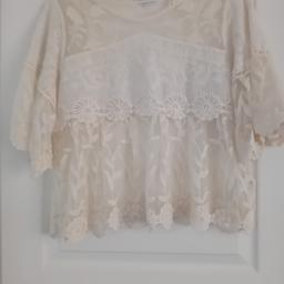 Gorgeous Cream lace top beautiful filigree detail to bodice 3/4 flared sleeves with same filigree detail must be seen collection Halewood L26