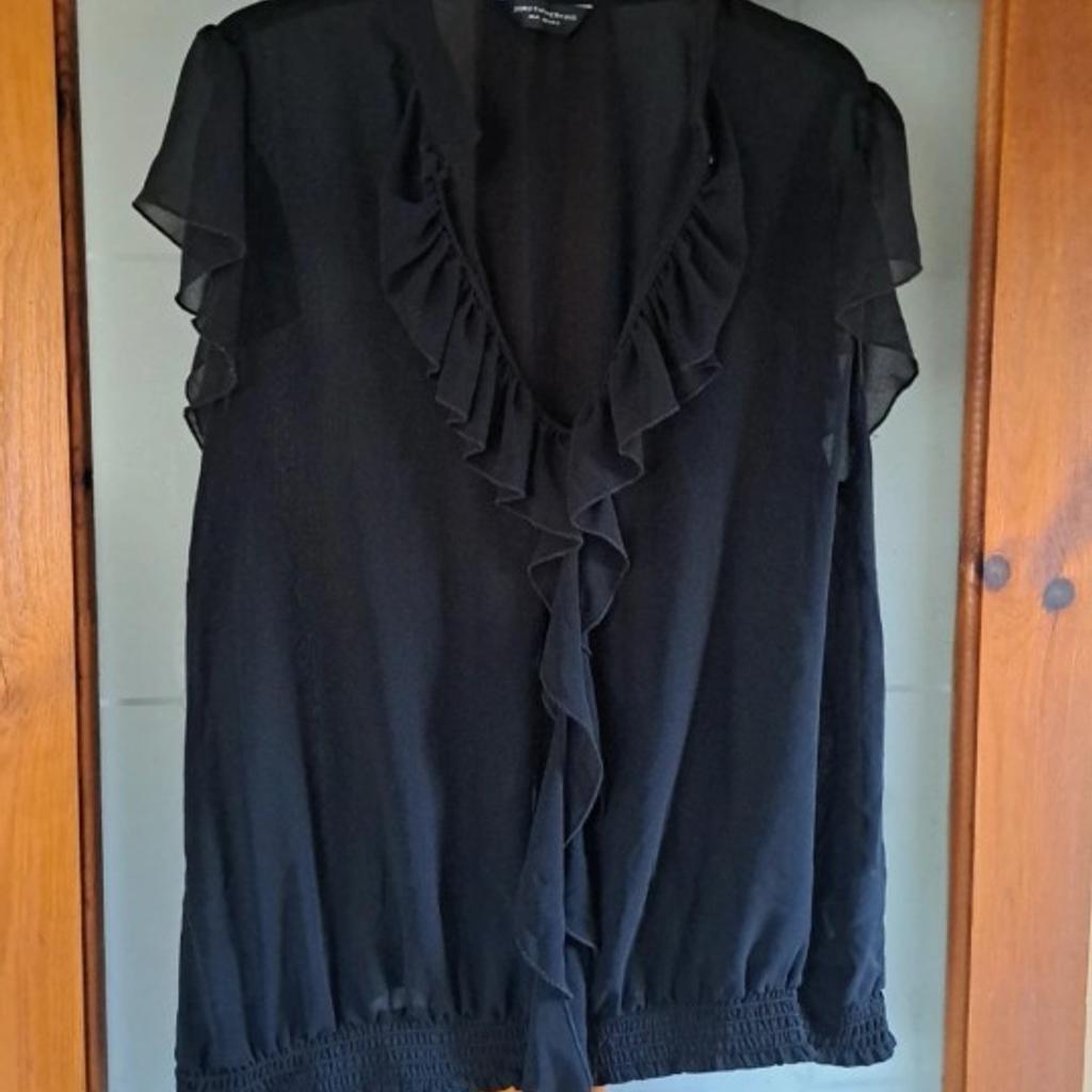 ● Ladies blouse
● Size 18
● Sheer fabric
● Black
● Dorothy Perkins
● Collection from Conisbrough or may be able to deliver local