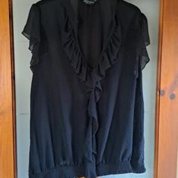 ● Ladies blouse
● Size 18
● Sheer fabric 
● Black 
● Dorothy Perkins
● Collection from Conisbrough or may be able to deliver local