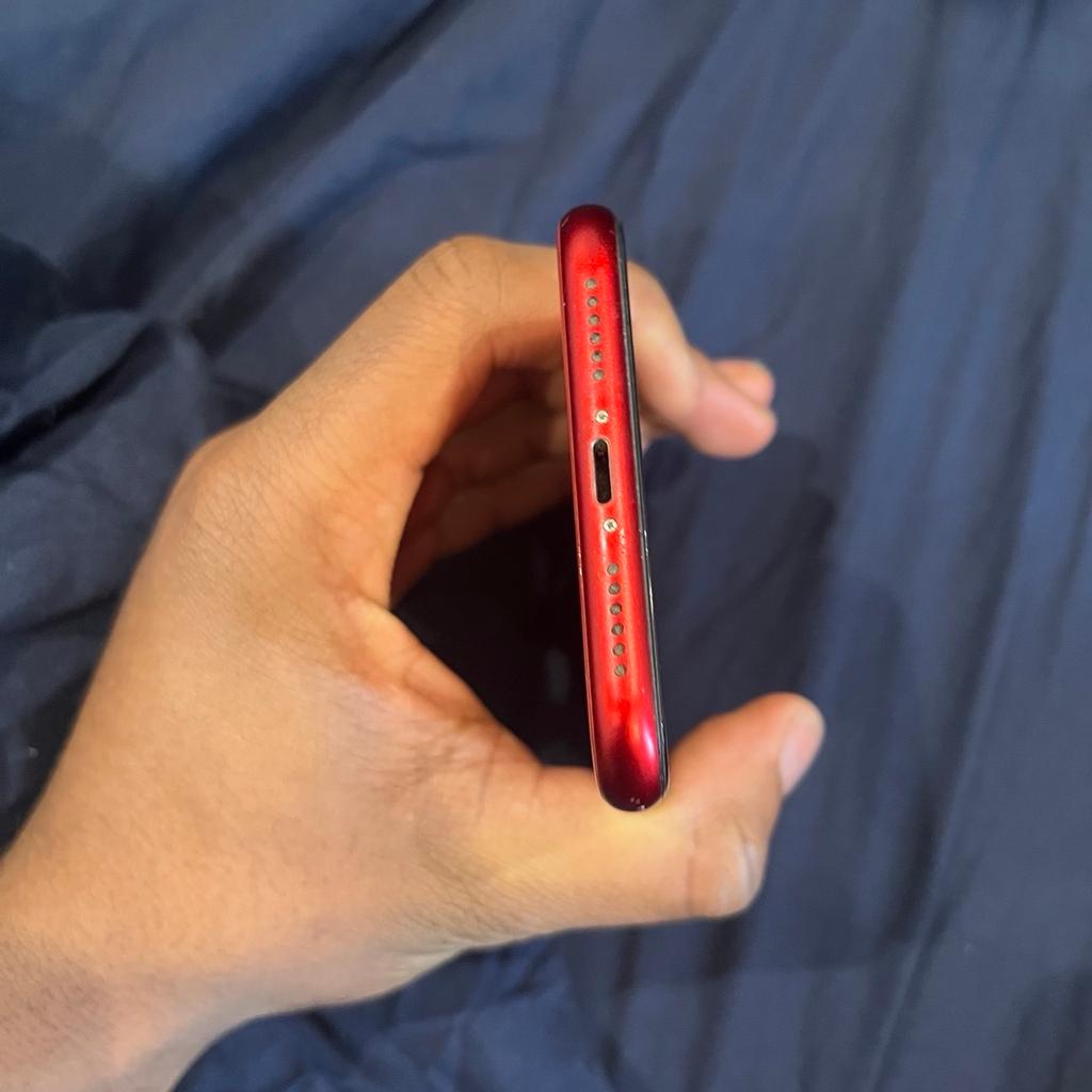 iPhone XR 64Gb Red only cracks on the front phone still works fine. Not icloud locked will be reset when sold, comes with box.