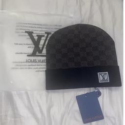 Lv beanie tags and 100%authentic hasn’t been used at all