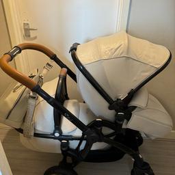 single/tandem egg pushchair limited edition Jurassic egg 
Comes with 
Seat unit 
Carry cot 
Car seat adapters 
Tandem adaptors 
Both rain covers for seat unit and carry cot 
Changing bag 
Seat liner 
Will get pictures it’s beautiful pushchair but I need it gone want £250 for it it’s worth a lot more
