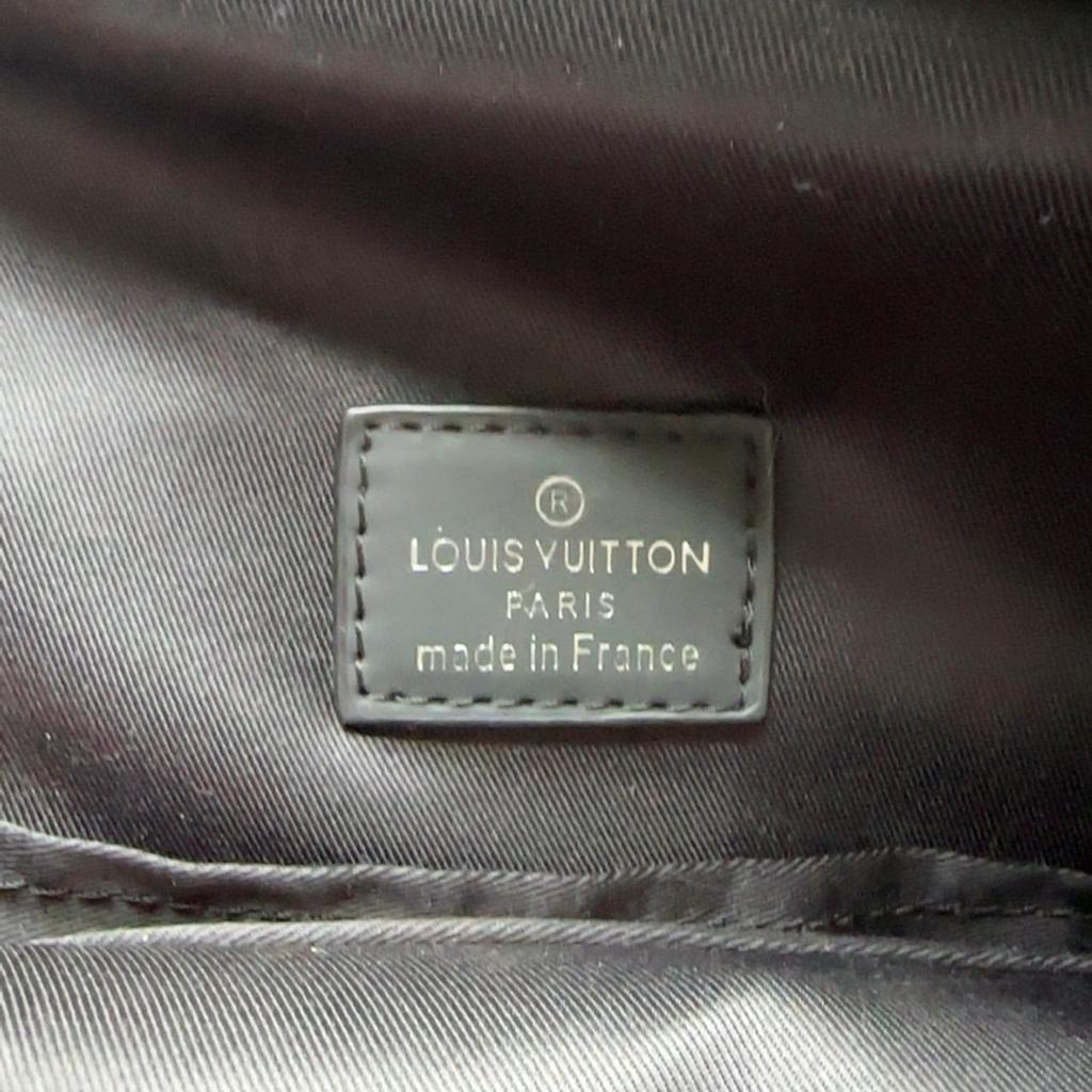 Good condition messenger bag Louis Vuitton