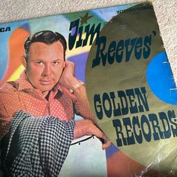 This is a classic vinyl of Jim Reeves’ Golden Records.

Sleeve is worn due to the age but vinyl looks in good condition (can’t test as no player).