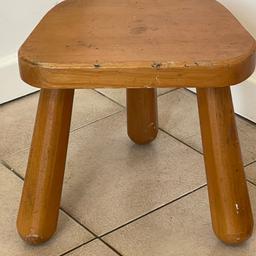 Small tripod stool, brutalist, solid Oak By Joe Slater
This is an unusual small chunky oak stool
In good vintage condition
I also gave a similar nest of tables in another listing 
Viewing welcome