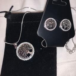 £4 lovely silver and diamanté tree of life necklace and earrings set no other offers collect