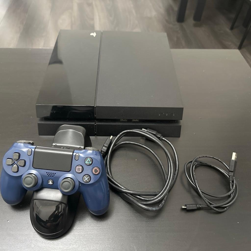 Open to Offers🤝

Selling this as I got the newer version and don’t need the ps4 anymore,
It comes with no faults detected, it’s in great condition and everything included👍🏻