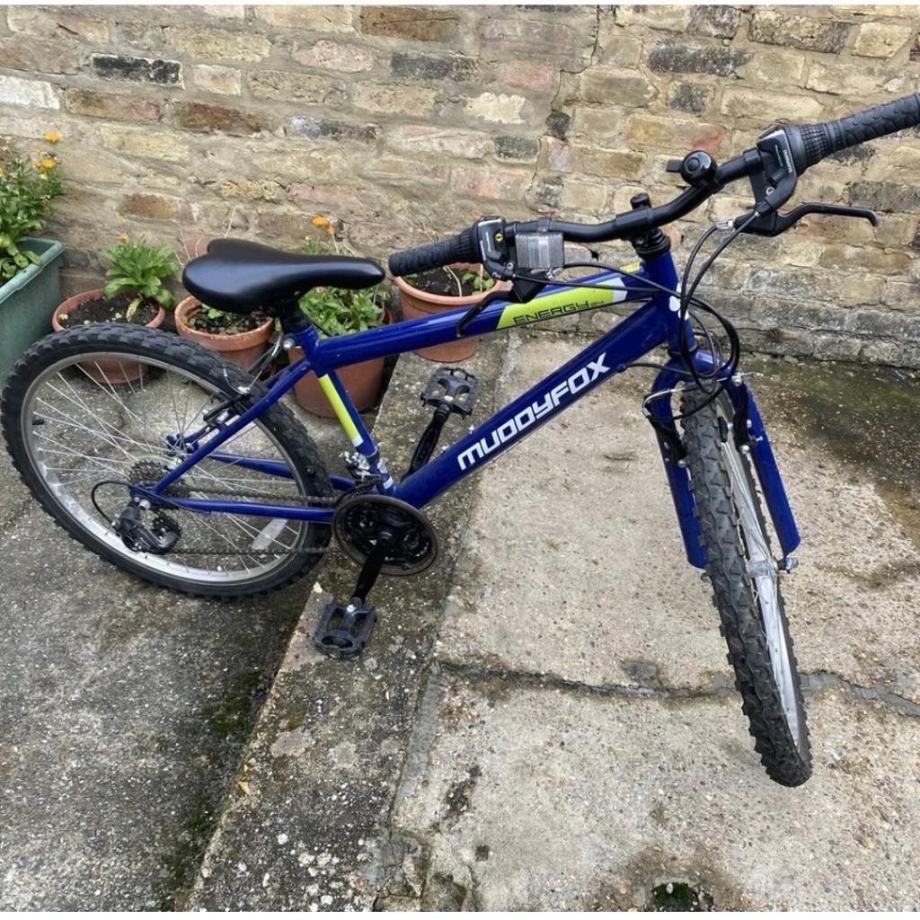 Here for sale I have a blue Muddy Fox bike

In good used condition

Please look at pictures

Payment on collection

Collection from Dalston or Stoke Newington London

From a pet and smoke free home