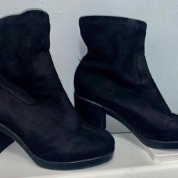 Size 3 blk boots