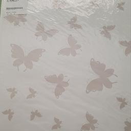 Abnehmbare Stickers für Wände  mit Schmetterlinge. NEU
2x50x70 cm
NP 24.99€