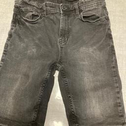 Kurze Jeans schwarz, Größe XS, von New Yorker, wie Gr. 176/182 etwa,