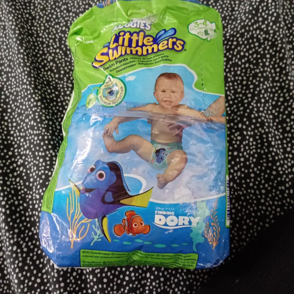 One nappie took out size 3-4
HUGGIES LITTLE SWIMMERS