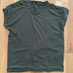 Khaki farbenes Basic Shirt von Only Größe S selten getragen