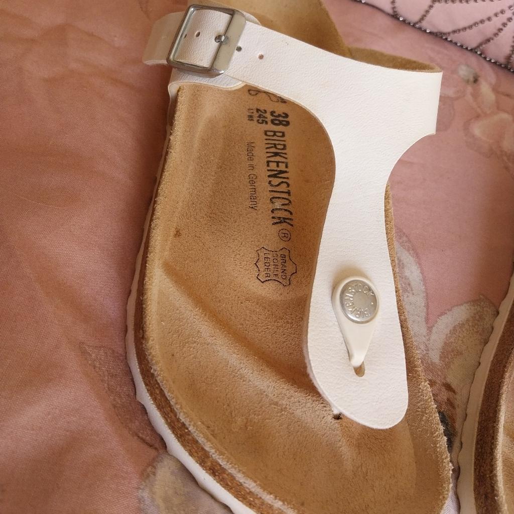Birkenstock Gizeh White Sandals.

Size 5 (38 )
Used only a couple of times , so are in good condition.still.

Currently on Birkenstock website for £90

So a bargain at £10

Cash on collection only please from Sutton Coldfield B76.

Thanks