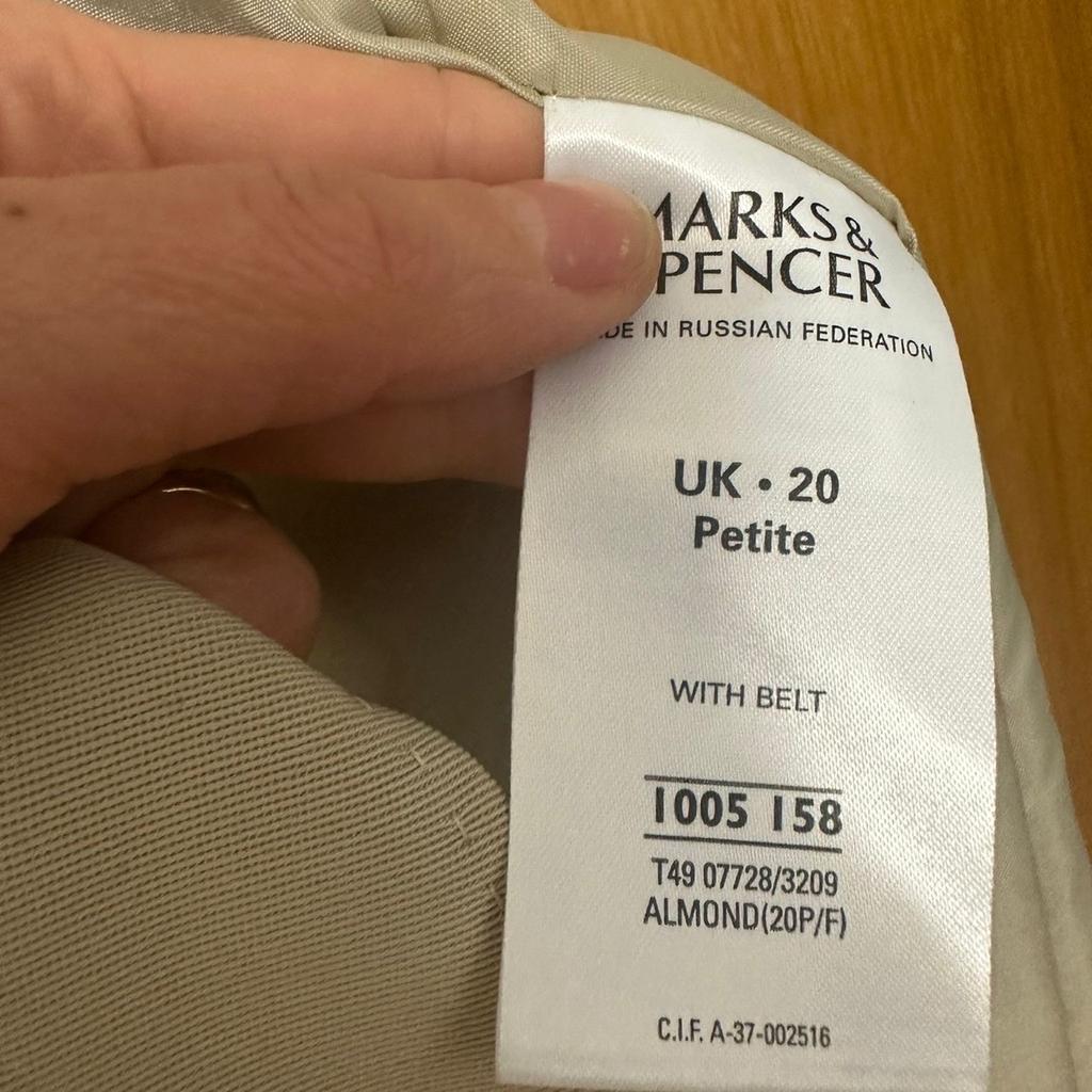Marks & Spencer Damenmantel / Trenchcoat Beige Größe: 48 UK 20 = Brustumfang 116 Taillenumfang 98/ ungetragen/ keine Mängel/ in Amerika gekauft / versand ab 4,99€/ Neupreis über 100 Dollar