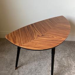 Ikea Lövbacken, Vintage style side table.
Stylish shape, with attractive walnut, wood grain top & tapered black legs with brass feet.
Local delivery available.