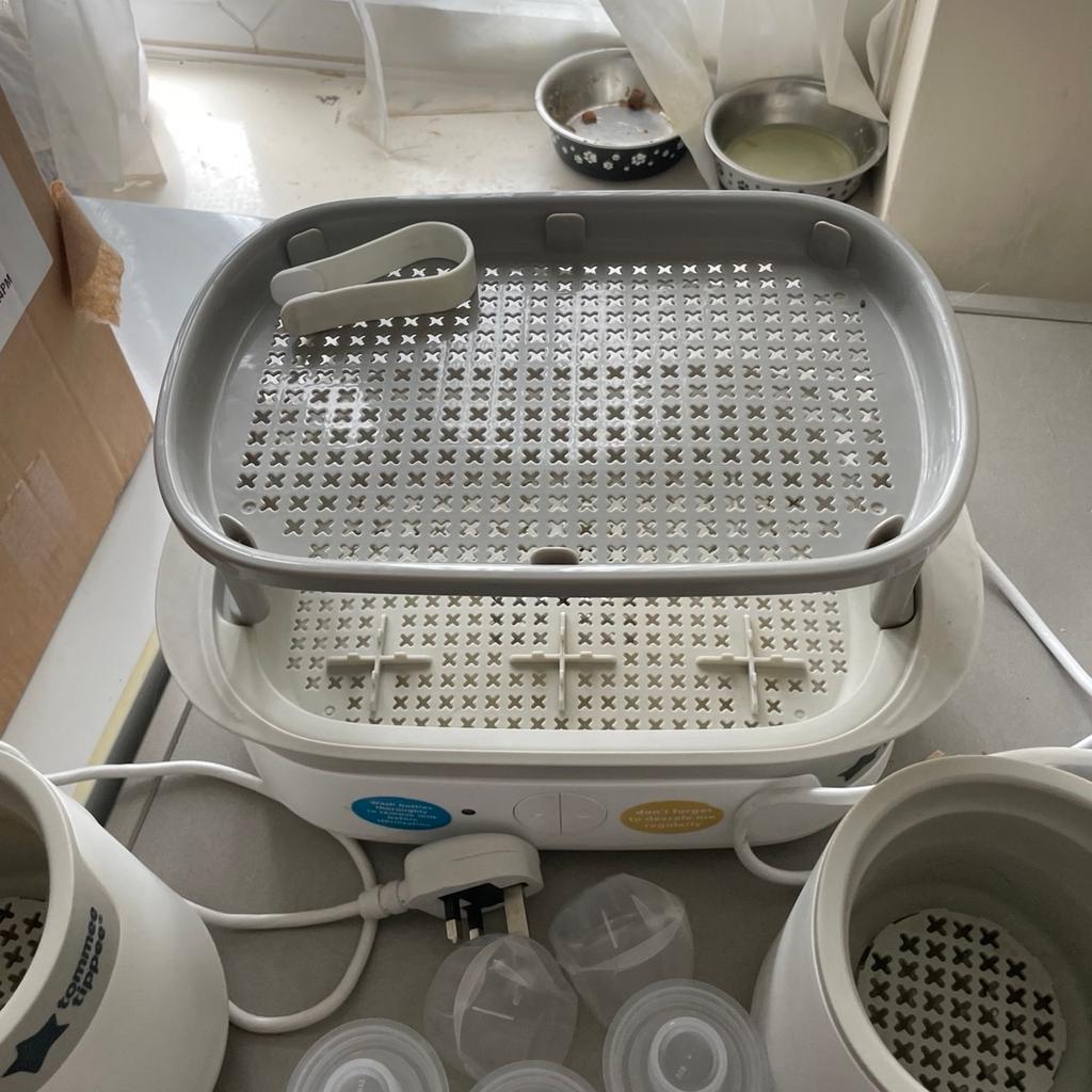 In good working condition. Sterilier, x2 bottle warmers, x5 powder pots, x 1 teat tongue, x2 sterile dummy holders. Please see all pictures