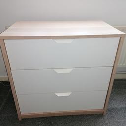 IKEA Askvoll chest of drawers - light oak veneer & white. Very good condition except for a couple of scratches on top (see picture). Drawers run perfectly.
Dimensions w: 70cm, D: 41cm, H: 68cm